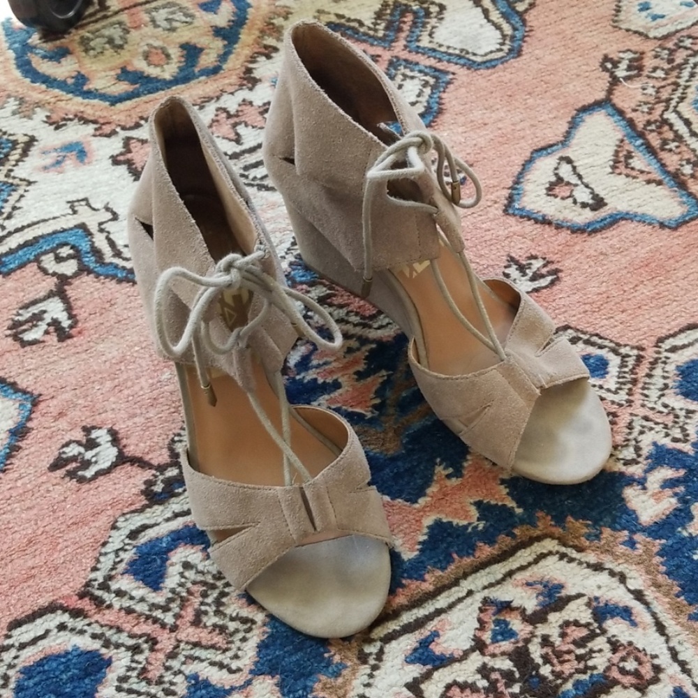 Dolce Vita Seude Wedge Size 8 - Picture 1 of 8